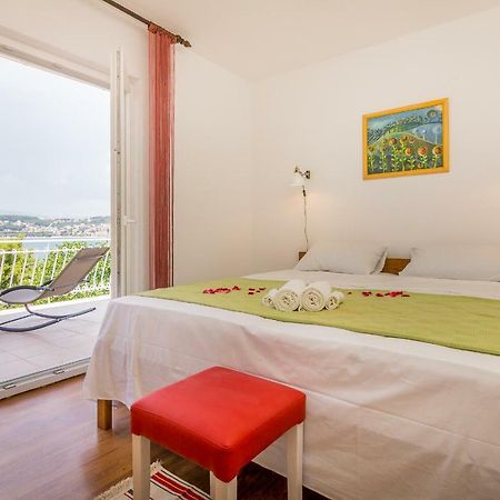 Apartment "On The Beach" Trogir Exterior foto