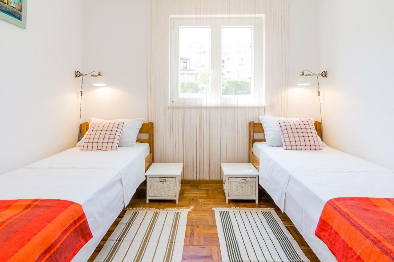 Apartment "On The Beach" Trogir Exterior foto