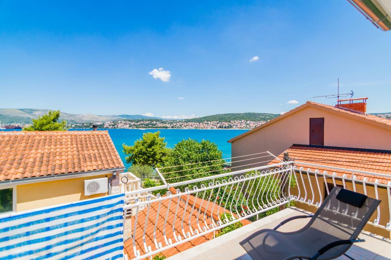 Apartment "On The Beach" Trogir Exterior foto